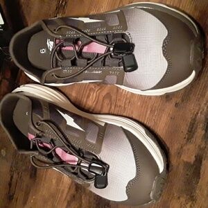 NWT Avia Multiple sizes Women's Slip On Athletic shoes Brown/pink & Cream